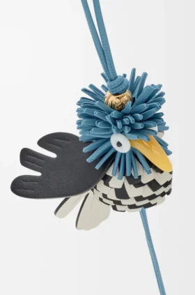 Pingente de poupa em pele de bezerro clássica