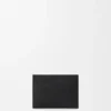 Porta-cartões Anagram liso em pele de bezerro com textura «Pebble» Porta-cartões Anagram liso em pele de bezerro com textura «Pebble»