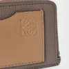 Porta-cartões e moedas em pele de bezerro granulada macia Porta-cartões e moedas em pele de bezerro granulada macia
