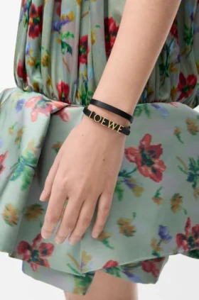 Pulseira loewe de dupla volta em pele de bezerro