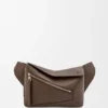 Puzzle Bumbag pequena em pele de bezerro granulada Puzzle Bumbag pequena em pele de bezerro granulada