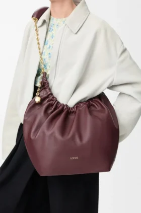 Saco «Squeeze» médio em pele de borrego napa suave