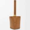 Saco tipo Pebble Bucket médio em pele de bezerro lisa Saco tipo Pebble Bucket médio em pele de bezerro lisa
