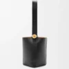 Saco tipo Pebble Bucket médio em pele de bezerro lisa Saco tipo Pebble Bucket médio em pele de bezerro lisa