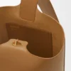 Saco tipo Pebble Bucket médio em pele de bezerro lisa Saco tipo Pebble Bucket médio em pele de bezerro lisa