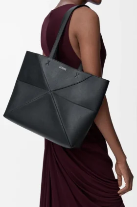 Saco Tote Médio Horizontal com Puzzle Fold em Pele de Bezerro de Grão Suave