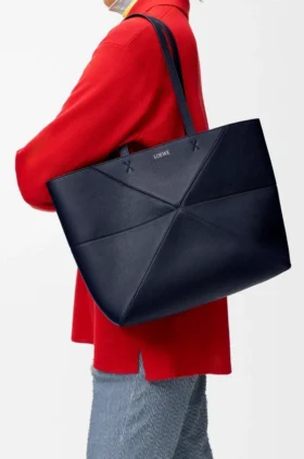 Saco Tote Médio Horizontal com Puzzle Fold em Pele de Bezerro de Grão Suave