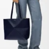 Saco Tote Médio Horizontal com Puzzle Fold em Pele de Bezerro de Grão Suave Saco Tote Médio Horizontal com Puzzle Fold em Pele de Bezerro de Grão Suave