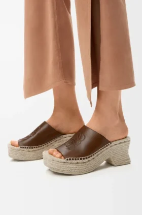 Sandália de plataforma tipo espadrilha «Petal» em pele de bezerro curtida vegetalmente