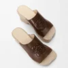 Sandália de plataforma tipo espadrilha «Petal» em pele de bezerro curtida vegetalmente Sandália de plataforma tipo espadrilha «Petal» em pele de bezerro curtida vegetalmente