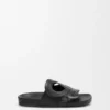 Sandália Ease Monogram em pele de bezerro curtida vegetalmente Sandália Ease Monogram em pele de bezerro curtida vegetalmente