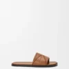 Sandália tipo «slide» em pele de bezerro macia Sandália tipo «slide» em pele de bezerro macia