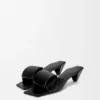 Sandália tipo «slide» em pele de borrego com efeito «origami» Sandália tipo «slide» em pele de borrego com efeito «origami»