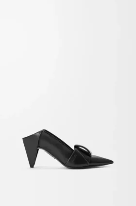 Sapatos de salto com aba em origami em pele de borrego